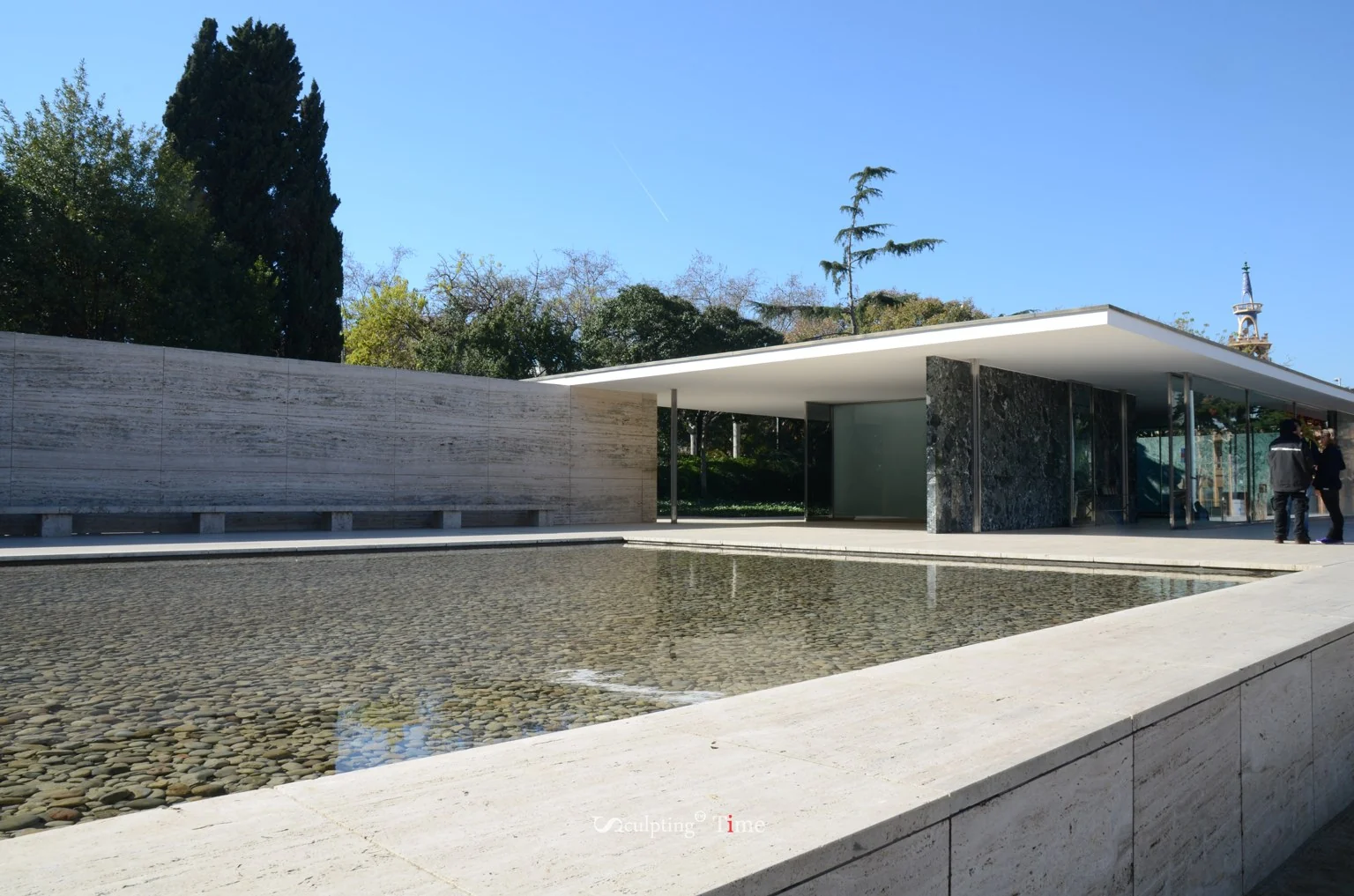 用户旅行建筑照片，修改前